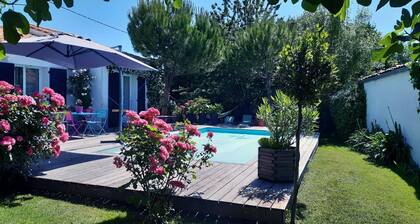 Villa with heated pool and wooded garden