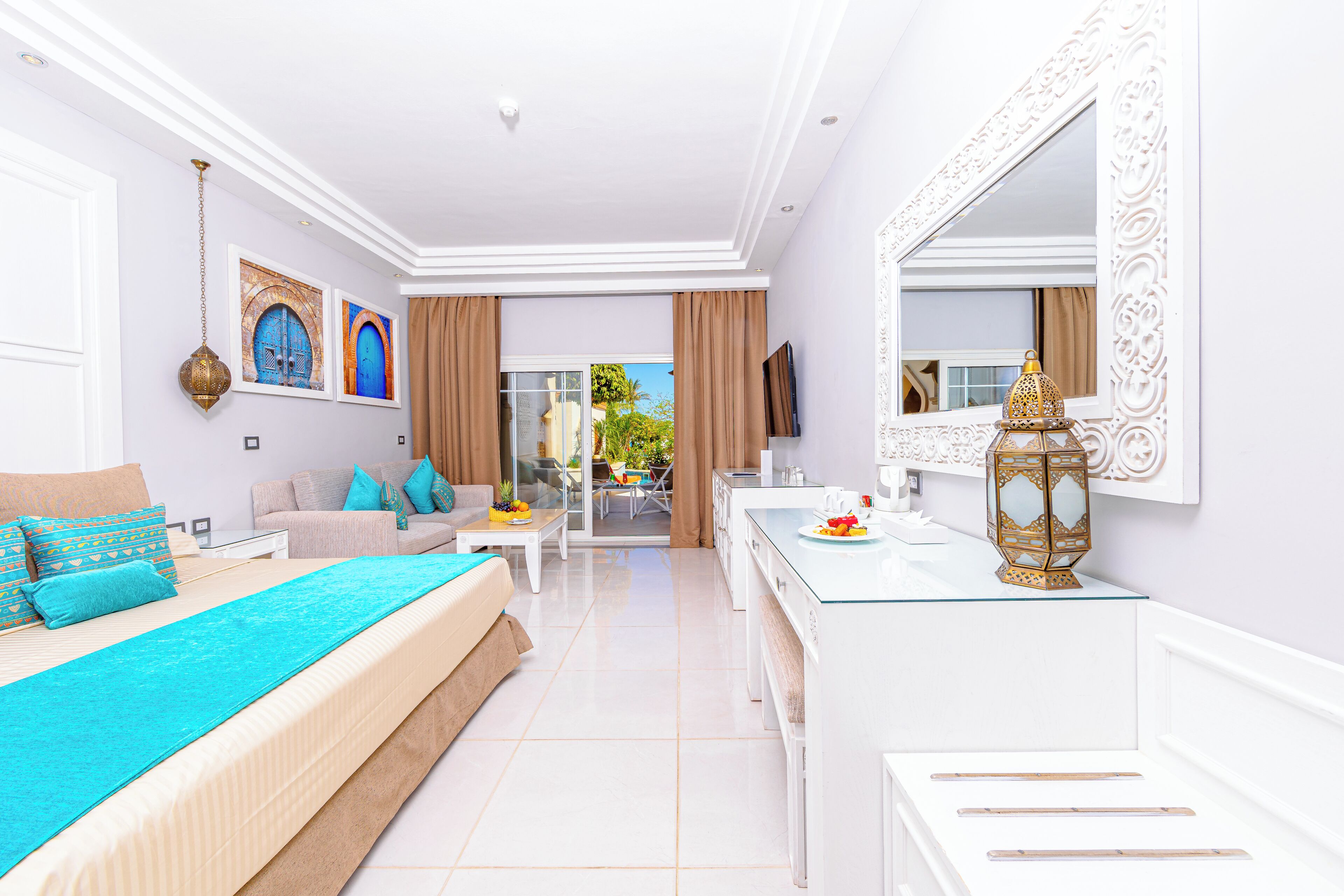 Junior Suite With Direct Pool Access | มินิบาร์, ตู้นิรภัยในห้องพัก, ห้องพักตกแต่งอย่างมีเอกลักษณ์