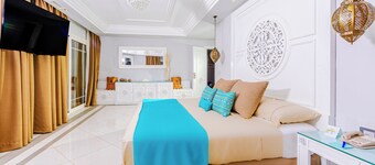 Grand Palace Couples only 18 years plus