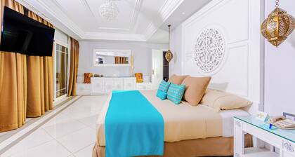 Grand Palace Couples only 18 years plus