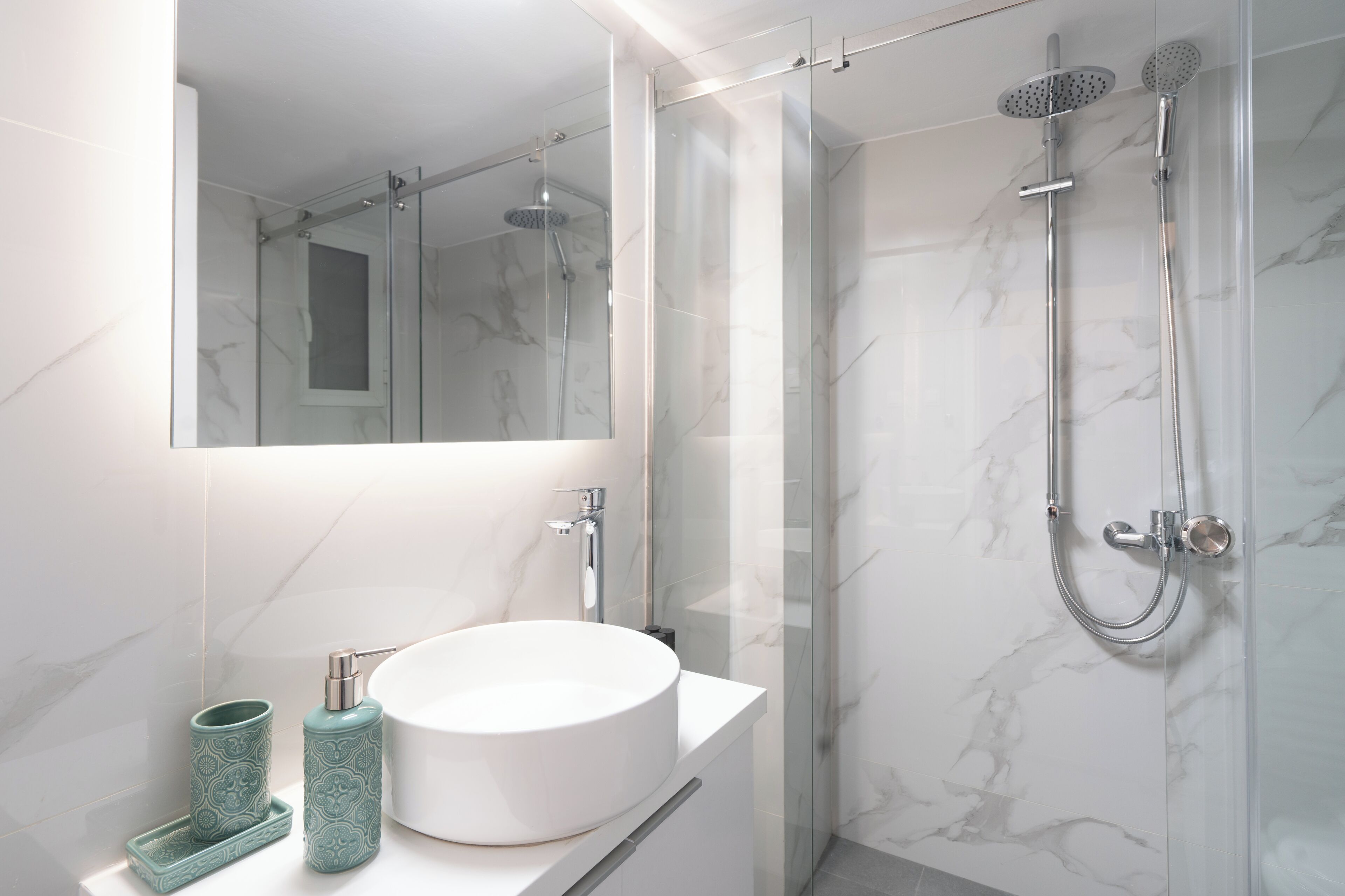 Superior Apartment | Bathroom | Shower, hair dryer, towels, soap