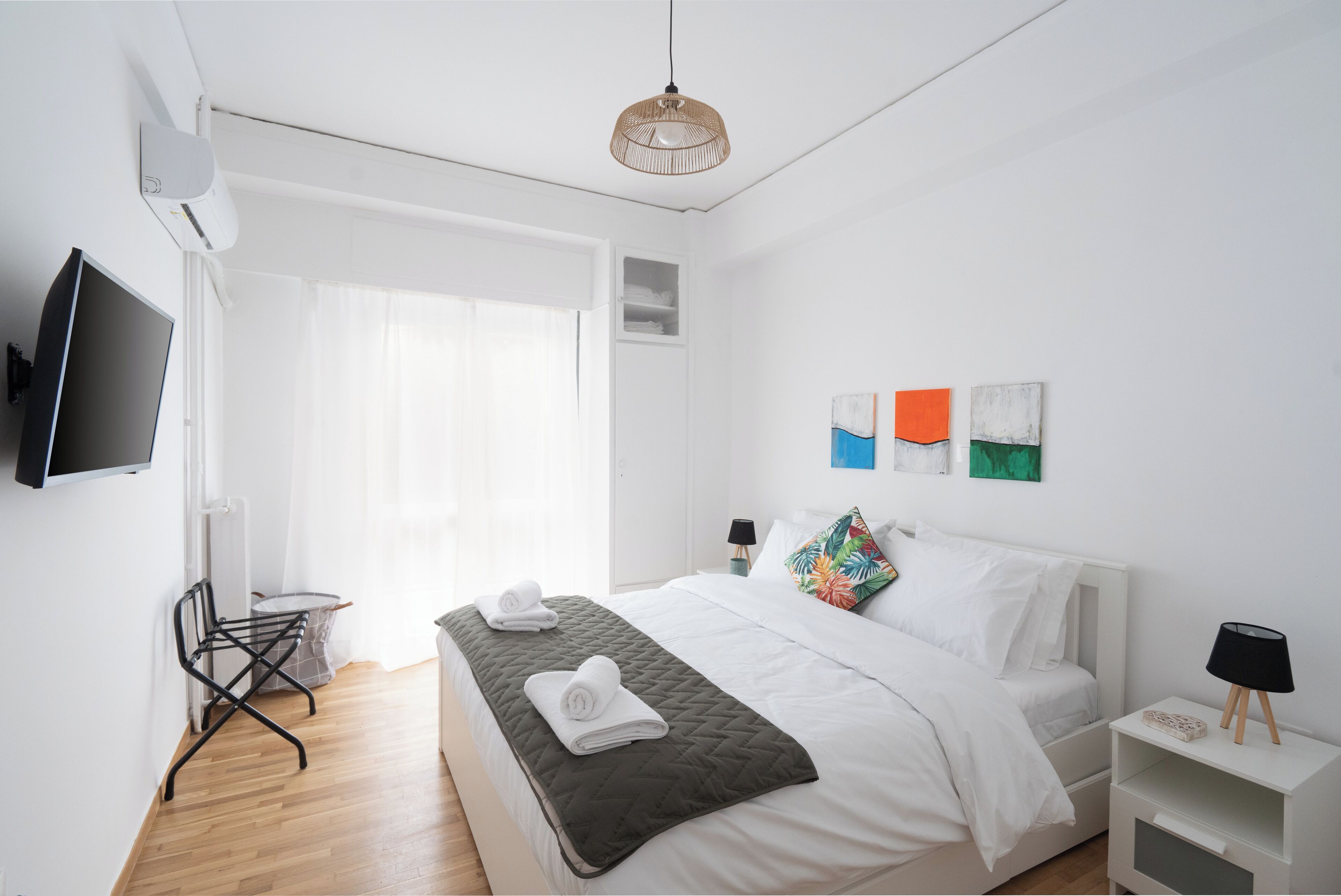 Departamento superior | Caja de seguridad en la habitación y decoración personalizada 