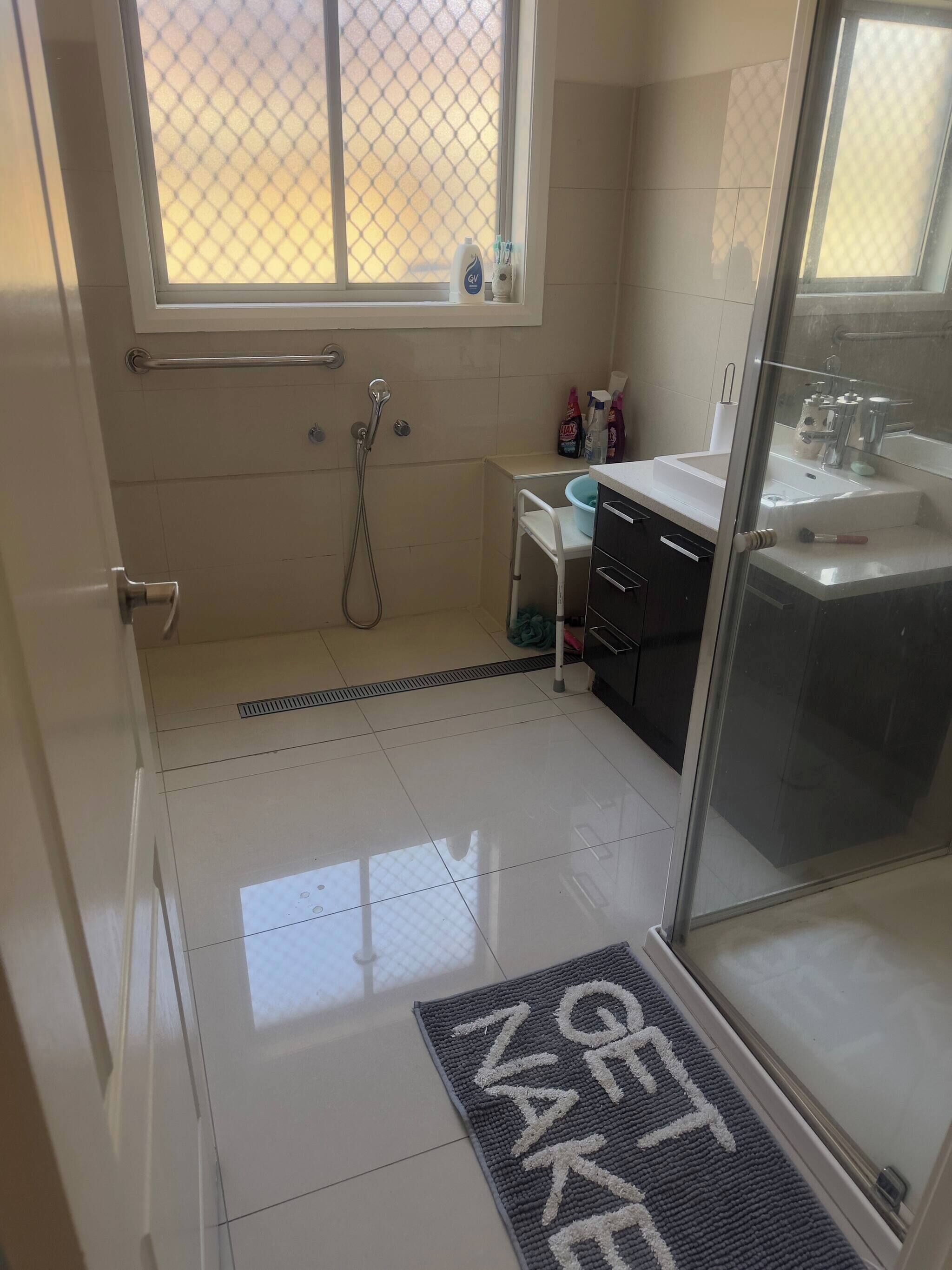 Room, 1 Bedroom, Accessible, Smoking | Bathroom