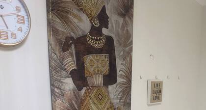 Room-luxury Melton House Room 1