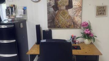 Room, 1 Bedroom, Accessible, Smoking | Interior