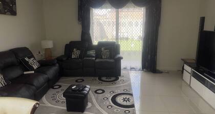 Room-luxury Melton House Room 1