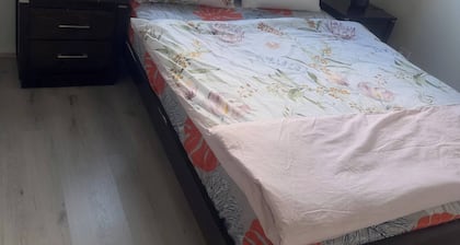 Room-luxury Melton House Room 1