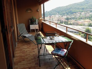 Outdoor dining - The Golden Hill Space and relaxation (Cernobbio)