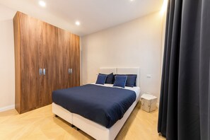 Comfort Apartment | Iron/ironing board, free WiFi