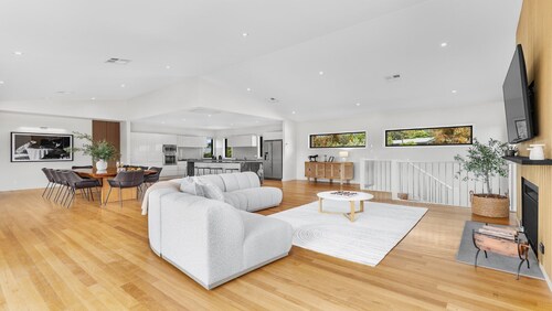 THE BARRINGTON - THE VINTAGE HOLIDAY HOUSES