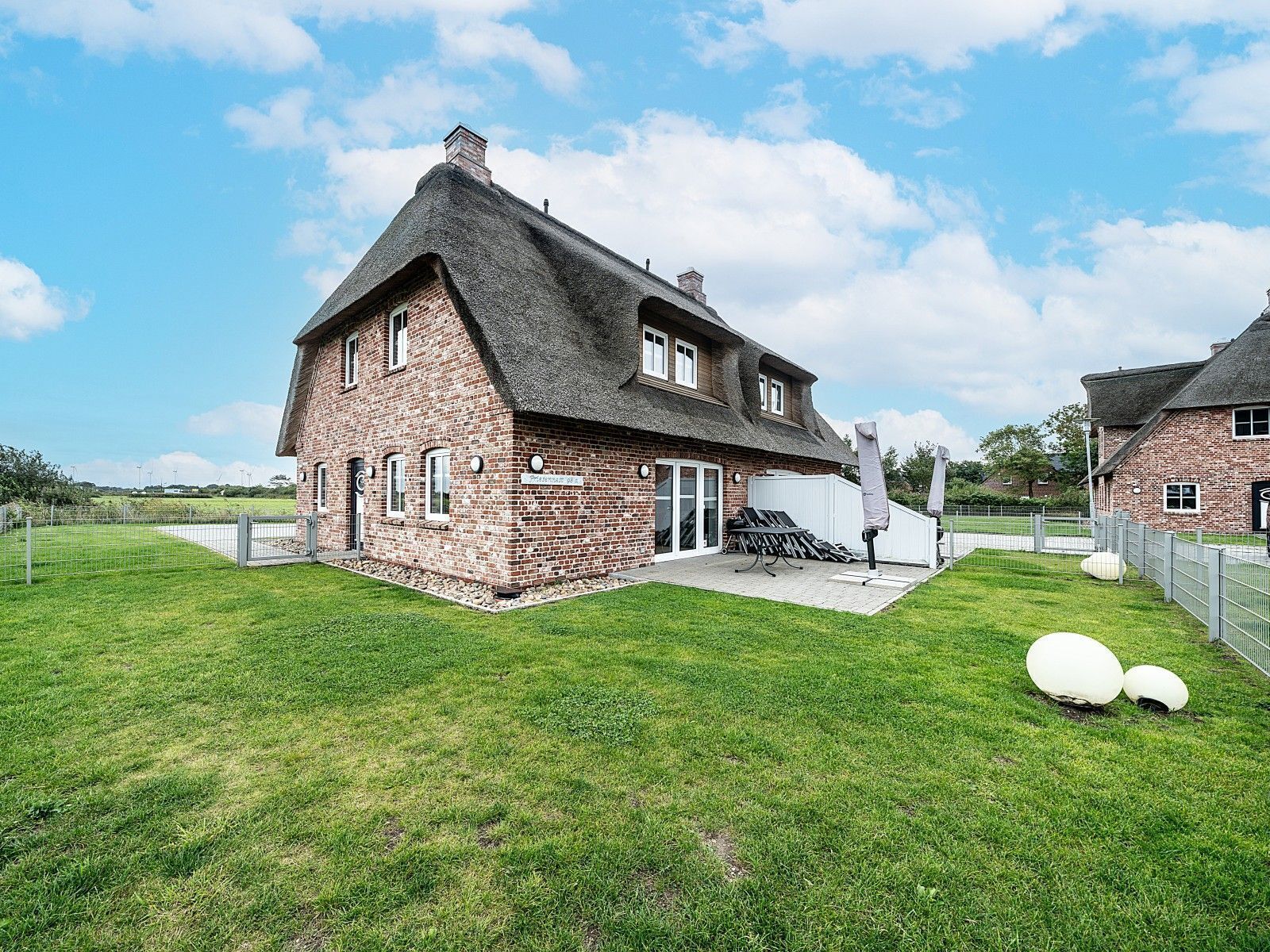Reetgedecktes Nordseehaus mit Garten, Sauna & Kamin
