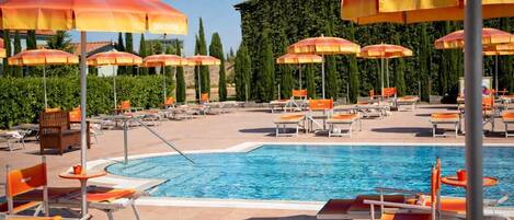 Alberca al aire libre por temporada