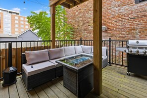 Terrace/patio - Mass Ave Retreat with Big Patio and Free Parking (Indianapolis)