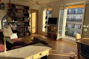 Living area - Large T2 50 m2 Aligre /Bastille (Paris)