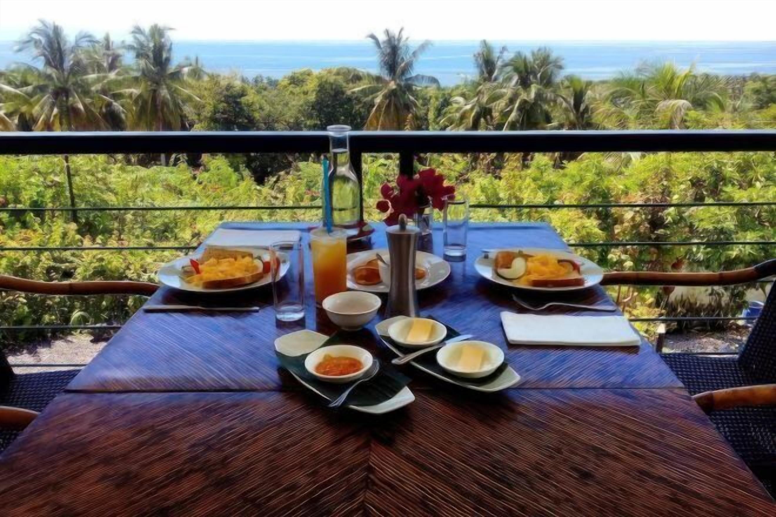 تناول الطعام بالخارج