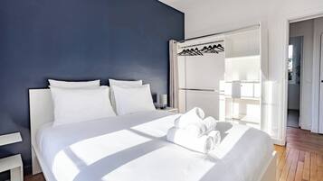 1 slaapkamer, een strijkplank/strijkijzer, gratis wifi, beddengoed