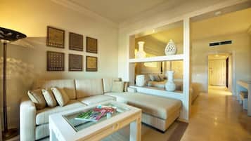 Junior Suite | Iron/ironing board, bed sheets