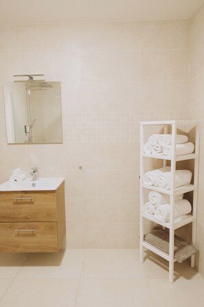 Bathroom - FamilyVilla (Prague)