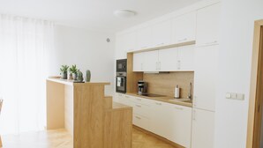 Apartment | Private kitchen - FamilyVilla (Prague)