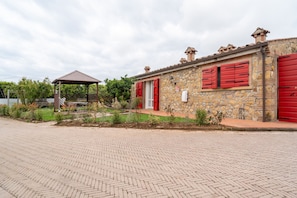 Fachada de la propiedad