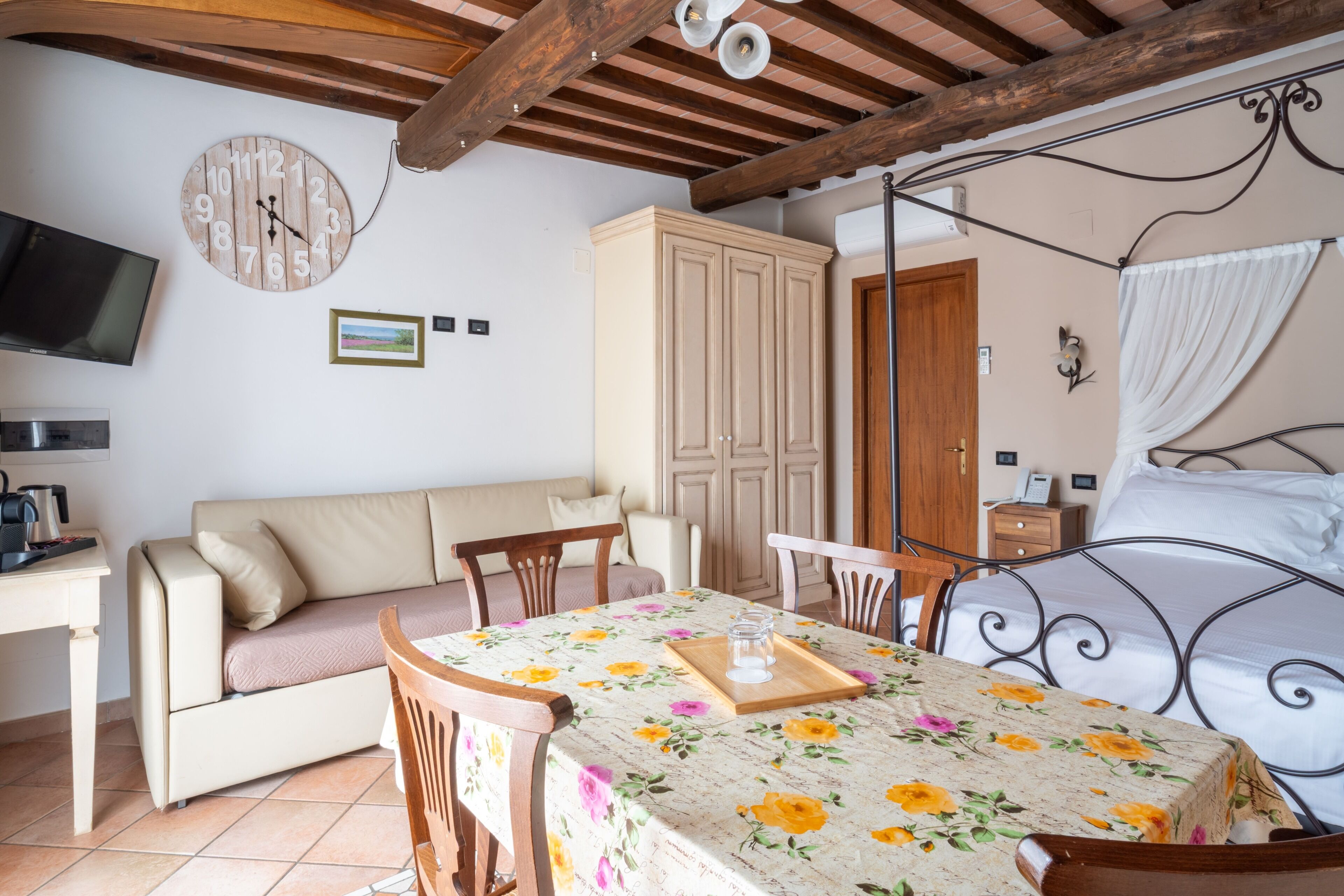 Apartment, 1 Bedroom | In-room safe, cots/infant beds, free WiFi, bed sheets