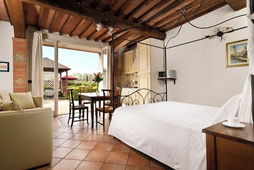 Hotiday Relais Costa degli Etruschi