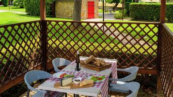 In-room safe, cots/infant beds, free WiFi, bed sheets