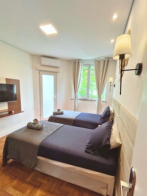 3 quartos, ferros/tábuas de passar roupa, Wi-Fi, roupa de cama