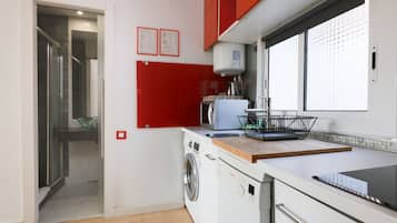 Fridge, microwave, oven, dishwasher