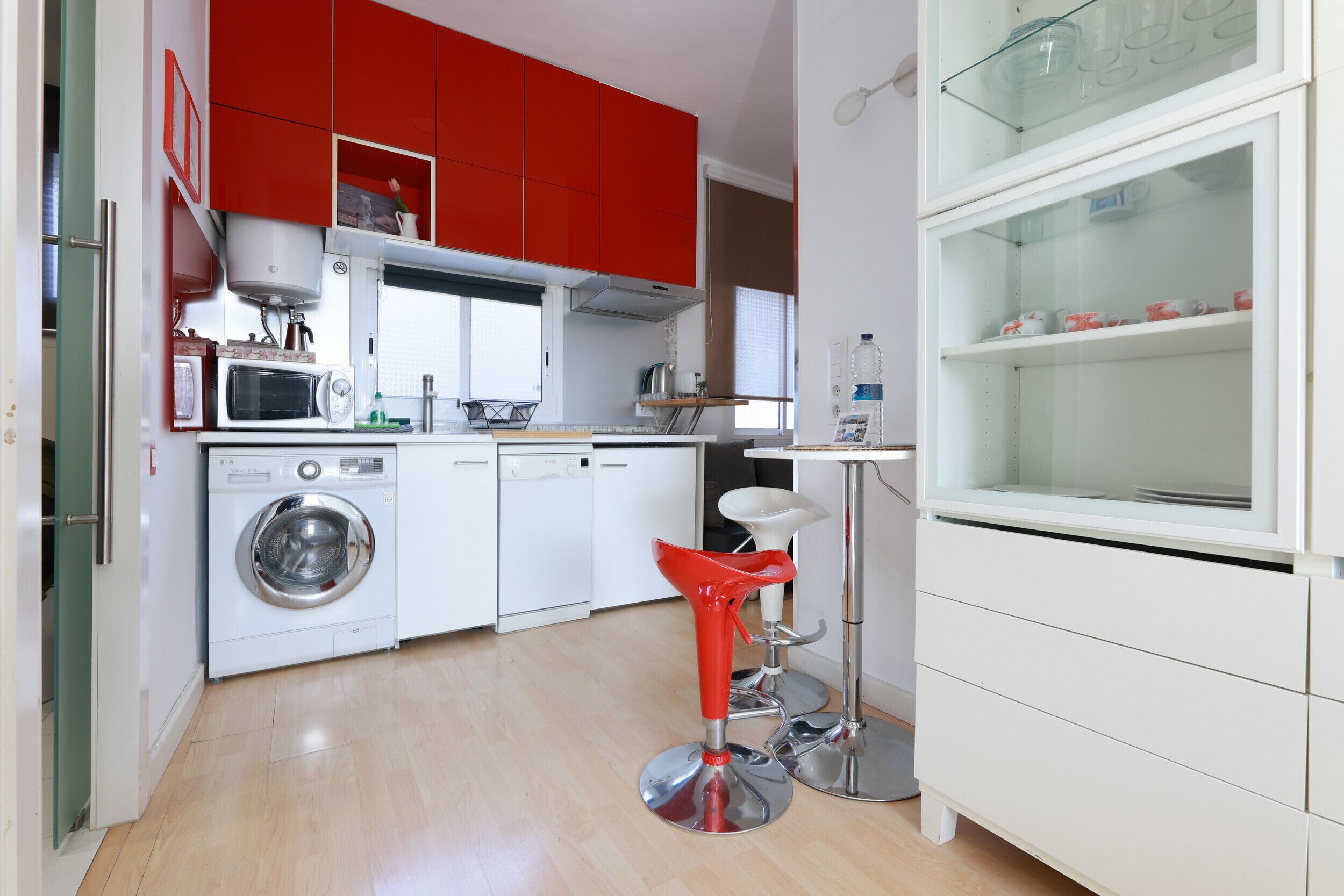 Réfrigérateur, micro-ondes, four, lave-vaisselle