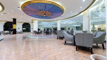 3 bars/lounges, 3 beach bars