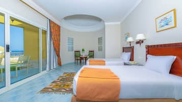 Bungalow with Sea View | Iron/ironing board, bed sheets