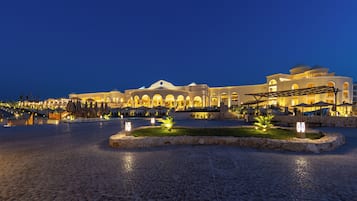 Fassade der Unterkunft â Abend/Nacht