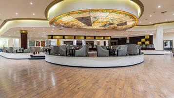 3 bars/lounges, 3 beach bars