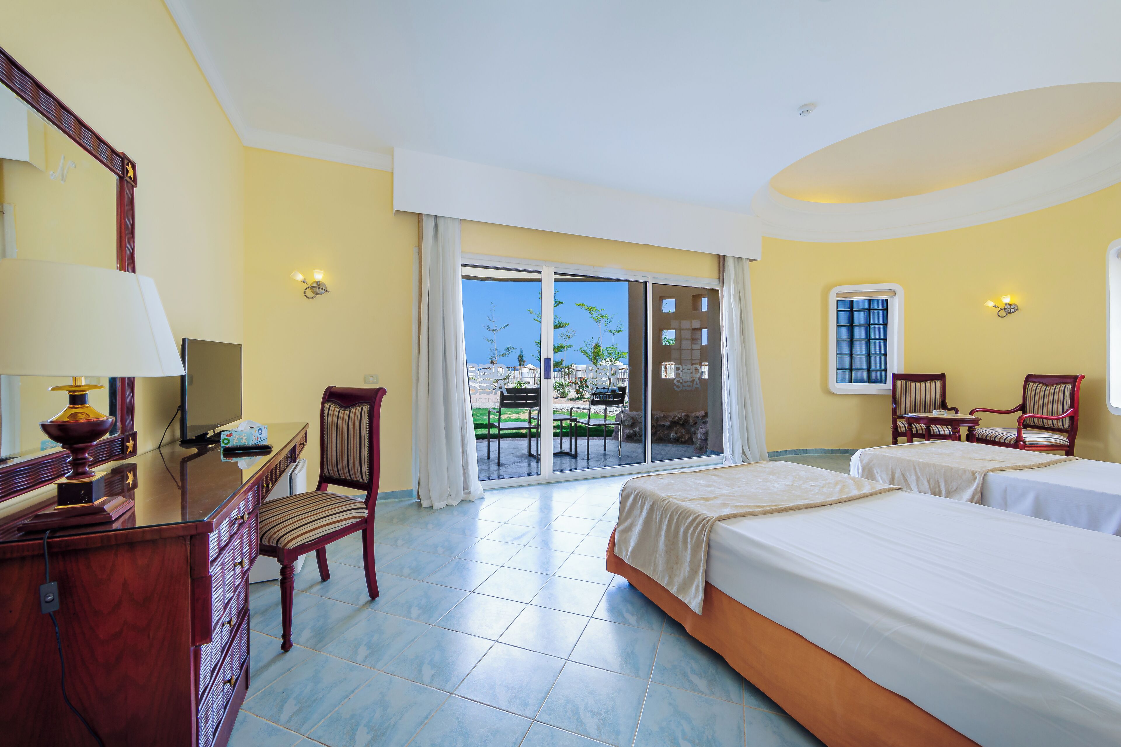 Bungalow with Sea View | Iron/ironing board, bed sheets