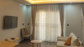 Svit Executive - balkong - utsikt mot staden | Vardagsrum