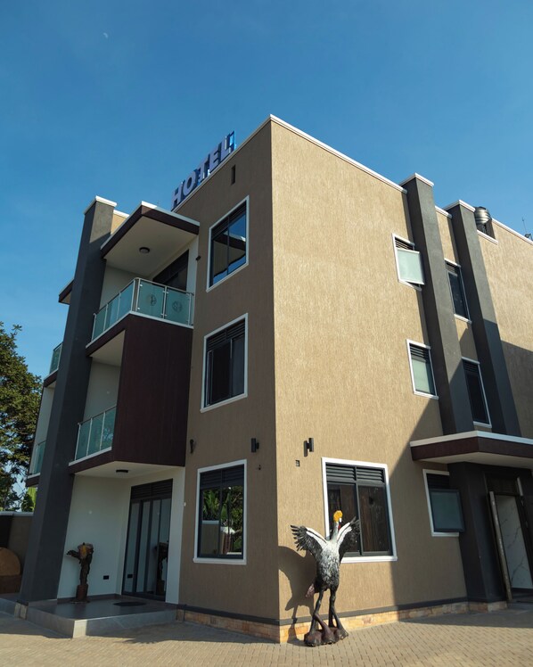 المنشأة من الخارج