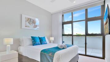 2 bedrooms, iron/ironing board, internet, bed sheets