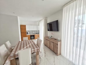 Dining - Seafront apartment in Santa Maria di Castellabate with panoramic terrace (Santa Maria di Castellabate)