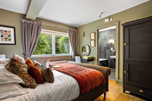 8 chambres, fer et planche à repasser, lit parapluie, Wi-Fi gratuit
