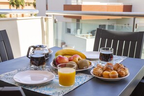 Outdoor dining - AlmeriaSuite Palm Beach Golf & Pool 2306 (El Ejido)