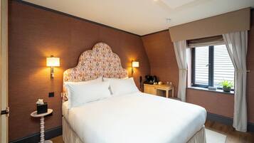 ๋๋ญ์ค ๋๋ธ๋ฃธ | ๊ฐ์ค ๋ด ๊ธ๊ณ , ๋
ธํธ๋ถ ์์
๊ณต๊ฐ, ์๋ง ์ปคํผ, ๋ฌด๋ฃ WiFi