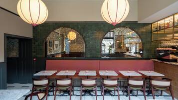 ๋งค์ผ ์ ๋ฝ์ ๋ฌด๋ฃ ์์นจ ์์ฌ ํฌํจ