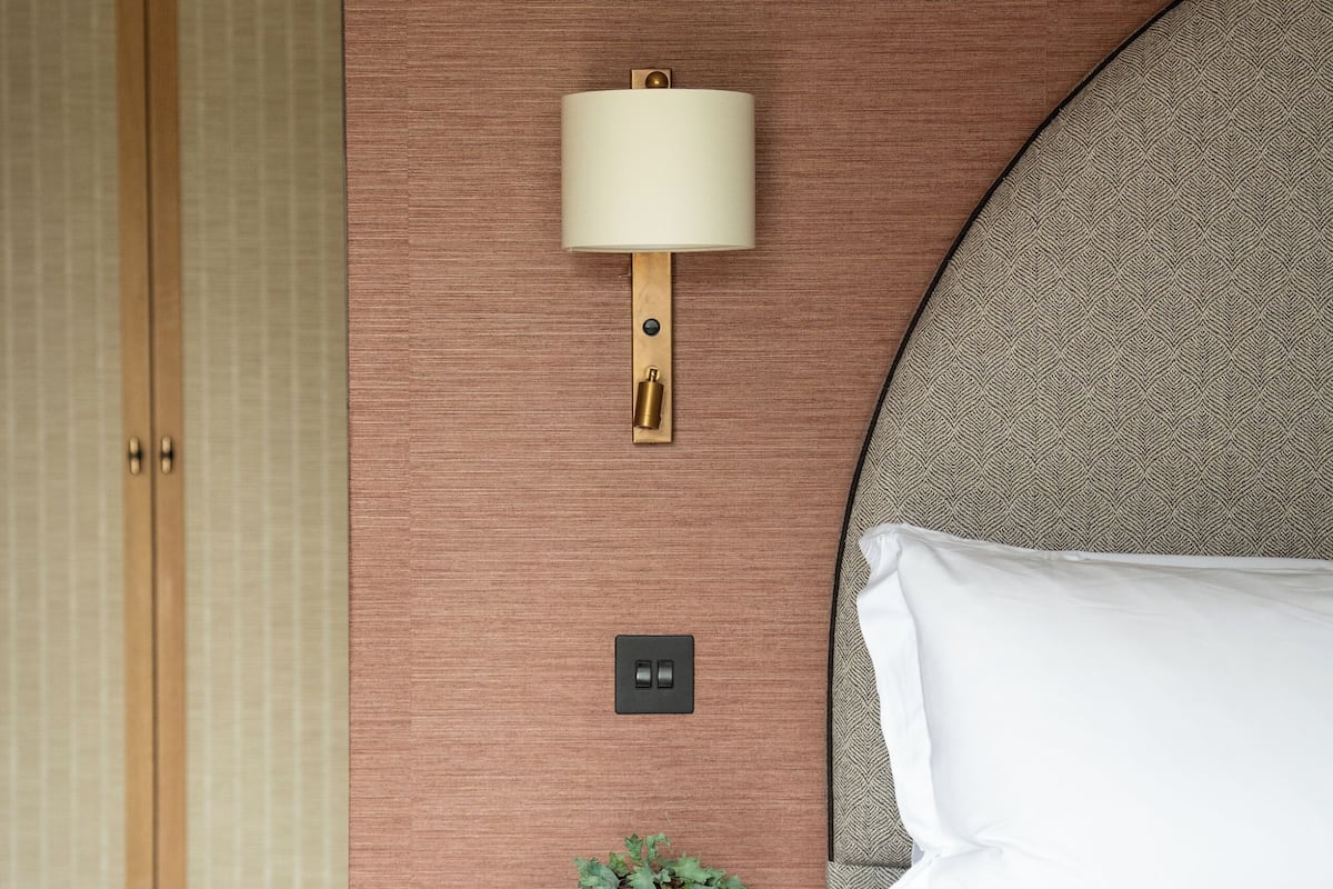 Deluxe-Doppelzimmer | Zimmersafe, laptopgeeigneter Arbeitsplatz, Verdunkelungsvorhänge