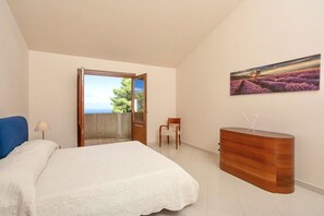 4 bedrooms, iron/ironing board, free WiFi - Villa Acquamarina with pool - My Rental Homes (Valderice)