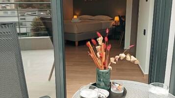 Studio, 1 Queen Bed, Balcony, City View | Terrace/patio