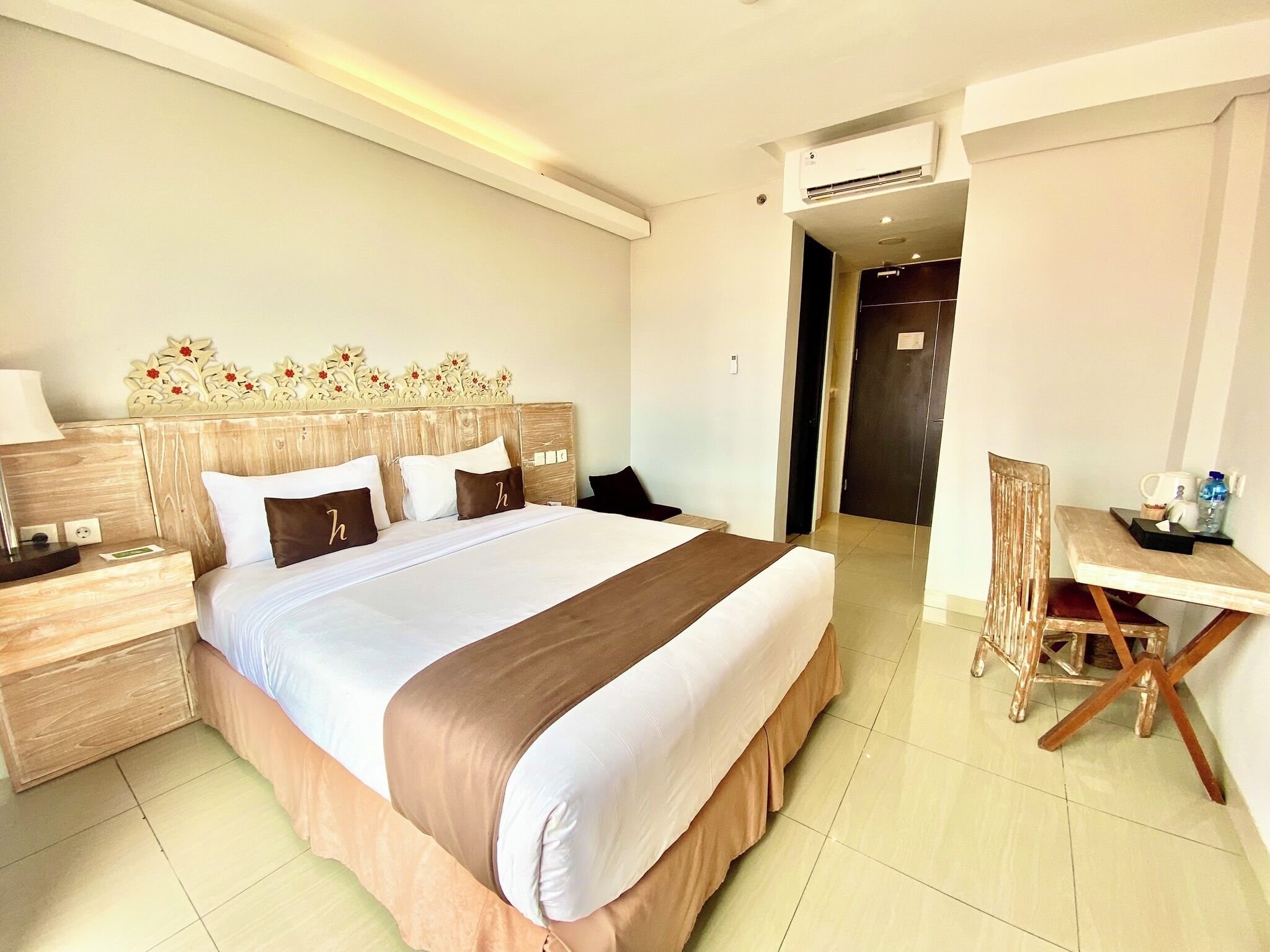 Executive Room | In-room safe, desk, laptop workspace, soundproofing