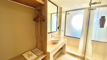 Shower, free toiletries, slippers, towels