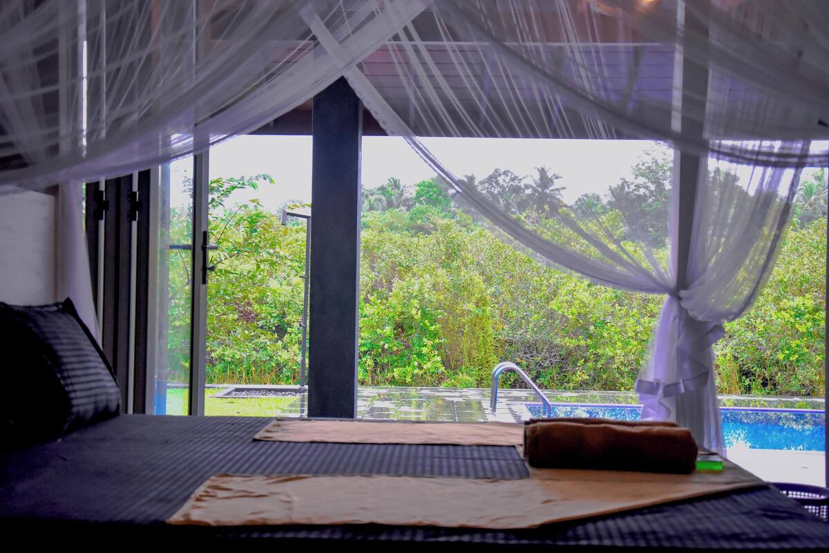 فيلا ديلوكس - برواق - منظر للبحيرة | مكتب