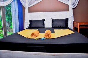 Deluxe Villa, Patio, Lake View - Elite Black Villa (Bandaragama)